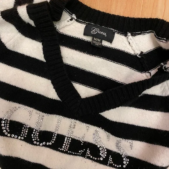 Guess Sweater - Picture 3 of 3